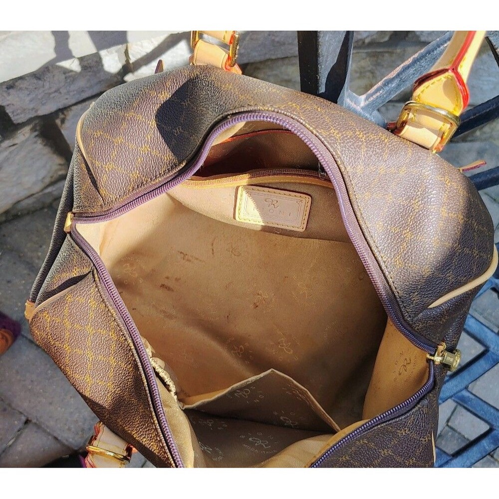 The Rioni Large Boston Bag - Picture 5 of 7